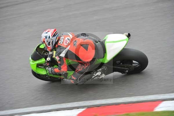 Motorcycle action photographs;cadwell;cadwell park photographs;event digital images;eventdigitalimages;motor racing louth lincolnshire;no limits trackday;peter wileman photography;trackday;trackday digital images;trackday photos