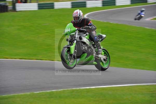 Motorcycle action photographs;cadwell;cadwell park photographs;event digital images;eventdigitalimages;motor racing louth lincolnshire;no limits trackday;peter wileman photography;trackday;trackday digital images;trackday photos