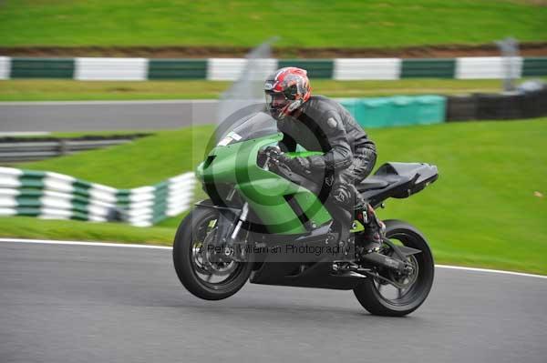 Motorcycle action photographs;cadwell;cadwell park photographs;event digital images;eventdigitalimages;motor racing louth lincolnshire;no limits trackday;peter wileman photography;trackday;trackday digital images;trackday photos