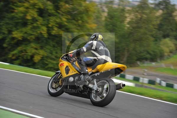 Motorcycle action photographs;cadwell;cadwell park photographs;event digital images;eventdigitalimages;motor racing louth lincolnshire;no limits trackday;peter wileman photography;trackday;trackday digital images;trackday photos