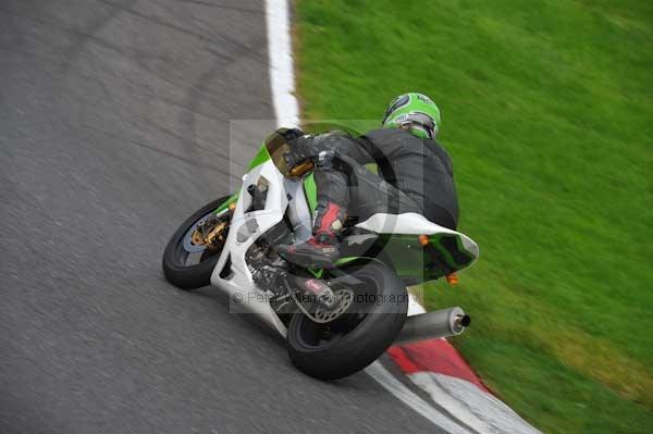 Motorcycle action photographs;cadwell;cadwell park photographs;event digital images;eventdigitalimages;motor racing louth lincolnshire;no limits trackday;peter wileman photography;trackday;trackday digital images;trackday photos