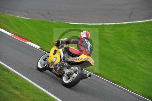 Motorcycle action photographs;cadwell;cadwell park photographs;event digital images;eventdigitalimages;motor racing louth lincolnshire;no limits trackday;peter wileman photography;trackday;trackday digital images;trackday photos