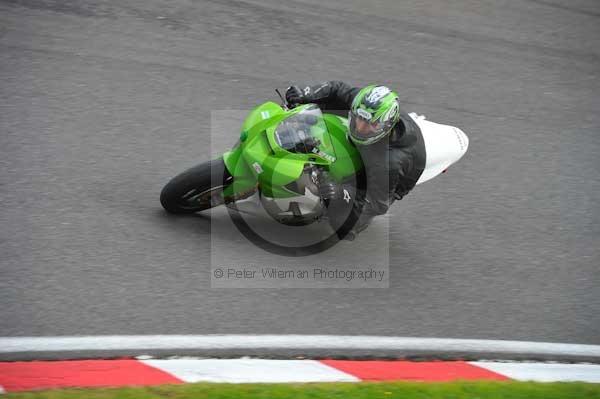 Motorcycle action photographs;cadwell;cadwell park photographs;event digital images;eventdigitalimages;motor racing louth lincolnshire;no limits trackday;peter wileman photography;trackday;trackday digital images;trackday photos