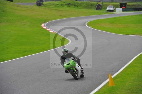 Motorcycle action photographs;cadwell;cadwell park photographs;event digital images;eventdigitalimages;motor racing louth lincolnshire;no limits trackday;peter wileman photography;trackday;trackday digital images;trackday photos