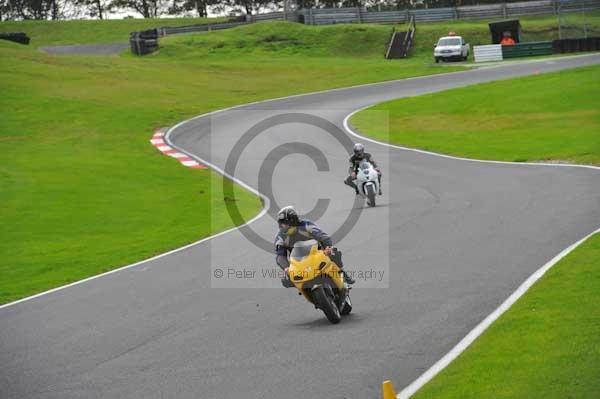 Motorcycle action photographs;cadwell;cadwell park photographs;event digital images;eventdigitalimages;motor racing louth lincolnshire;no limits trackday;peter wileman photography;trackday;trackday digital images;trackday photos