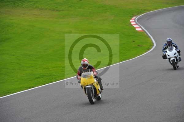 Motorcycle action photographs;cadwell;cadwell park photographs;event digital images;eventdigitalimages;motor racing louth lincolnshire;no limits trackday;peter wileman photography;trackday;trackday digital images;trackday photos