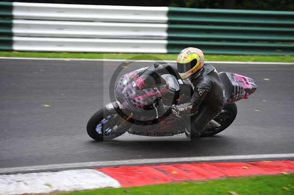 Motorcycle action photographs;cadwell;cadwell park photographs;event digital images;eventdigitalimages;motor racing louth lincolnshire;no limits trackday;peter wileman photography;trackday;trackday digital images;trackday photos