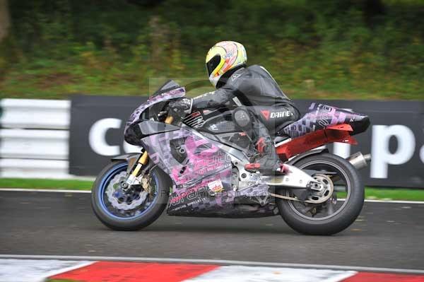 Motorcycle action photographs;cadwell;cadwell park photographs;event digital images;eventdigitalimages;motor racing louth lincolnshire;no limits trackday;peter wileman photography;trackday;trackday digital images;trackday photos