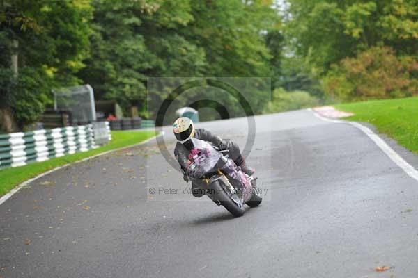 Motorcycle action photographs;cadwell;cadwell park photographs;event digital images;eventdigitalimages;motor racing louth lincolnshire;no limits trackday;peter wileman photography;trackday;trackday digital images;trackday photos