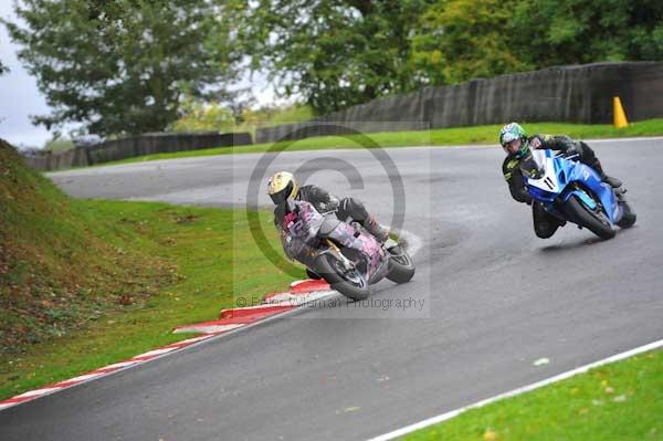 Motorcycle action photographs;cadwell;cadwell park photographs;event digital images;eventdigitalimages;motor racing louth lincolnshire;no limits trackday;peter wileman photography;trackday;trackday digital images;trackday photos