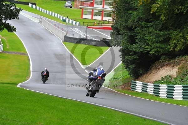 Motorcycle action photographs;cadwell;cadwell park photographs;event digital images;eventdigitalimages;motor racing louth lincolnshire;no limits trackday;peter wileman photography;trackday;trackday digital images;trackday photos