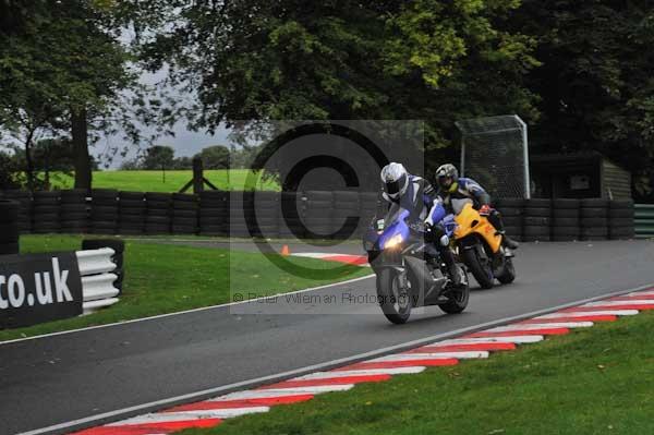 Motorcycle action photographs;cadwell;cadwell park photographs;event digital images;eventdigitalimages;motor racing louth lincolnshire;no limits trackday;peter wileman photography;trackday;trackday digital images;trackday photos