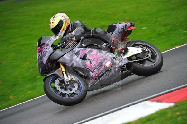 Motorcycle action photographs;cadwell;cadwell park photographs;event digital images;eventdigitalimages;motor racing louth lincolnshire;no limits trackday;peter wileman photography;trackday;trackday digital images;trackday photos