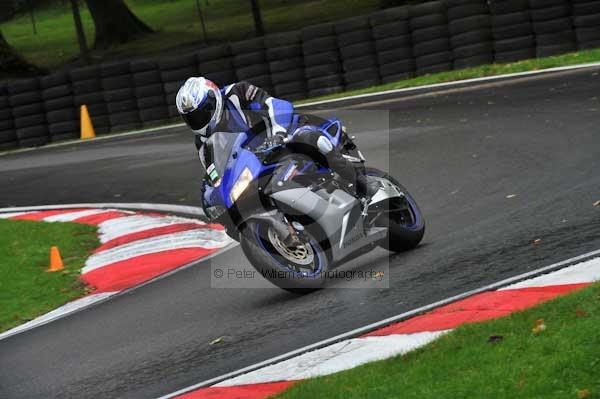 Motorcycle action photographs;cadwell;cadwell park photographs;event digital images;eventdigitalimages;motor racing louth lincolnshire;no limits trackday;peter wileman photography;trackday;trackday digital images;trackday photos