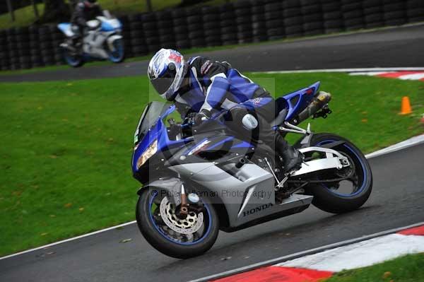 Motorcycle action photographs;cadwell;cadwell park photographs;event digital images;eventdigitalimages;motor racing louth lincolnshire;no limits trackday;peter wileman photography;trackday;trackday digital images;trackday photos