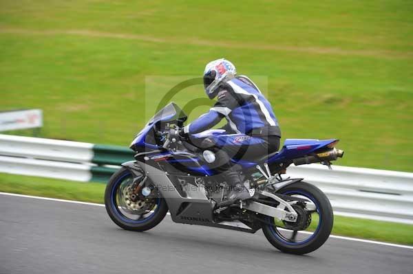 Motorcycle action photographs;cadwell;cadwell park photographs;event digital images;eventdigitalimages;motor racing louth lincolnshire;no limits trackday;peter wileman photography;trackday;trackday digital images;trackday photos