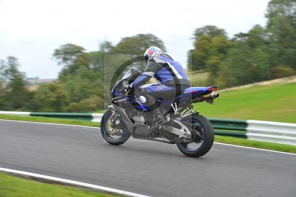 Motorcycle action photographs;cadwell;cadwell park photographs;event digital images;eventdigitalimages;motor racing louth lincolnshire;no limits trackday;peter wileman photography;trackday;trackday digital images;trackday photos