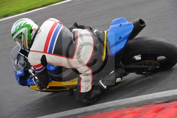Motorcycle action photographs;cadwell;cadwell park photographs;event digital images;eventdigitalimages;motor racing louth lincolnshire;no limits trackday;peter wileman photography;trackday;trackday digital images;trackday photos