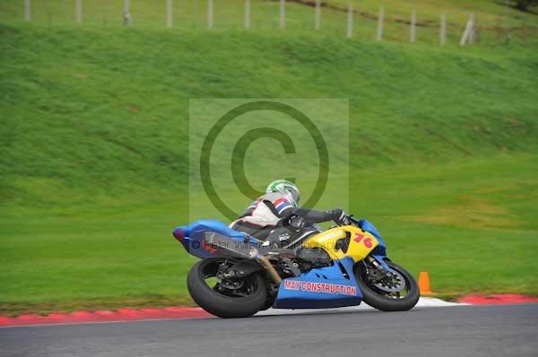 Motorcycle action photographs;cadwell;cadwell park photographs;event digital images;eventdigitalimages;motor racing louth lincolnshire;no limits trackday;peter wileman photography;trackday;trackday digital images;trackday photos