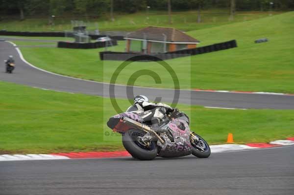 Motorcycle action photographs;cadwell;cadwell park photographs;event digital images;eventdigitalimages;motor racing louth lincolnshire;no limits trackday;peter wileman photography;trackday;trackday digital images;trackday photos