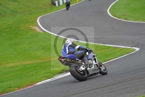 Motorcycle action photographs;cadwell;cadwell park photographs;event digital images;eventdigitalimages;motor racing louth lincolnshire;no limits trackday;peter wileman photography;trackday;trackday digital images;trackday photos