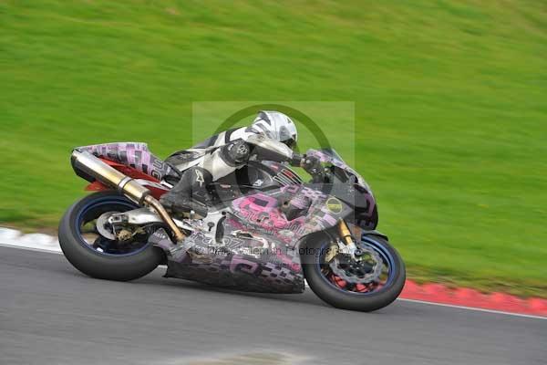 Motorcycle action photographs;cadwell;cadwell park photographs;event digital images;eventdigitalimages;motor racing louth lincolnshire;no limits trackday;peter wileman photography;trackday;trackday digital images;trackday photos