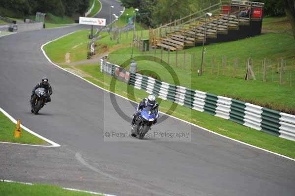 Motorcycle action photographs;cadwell;cadwell park photographs;event digital images;eventdigitalimages;motor racing louth lincolnshire;no limits trackday;peter wileman photography;trackday;trackday digital images;trackday photos