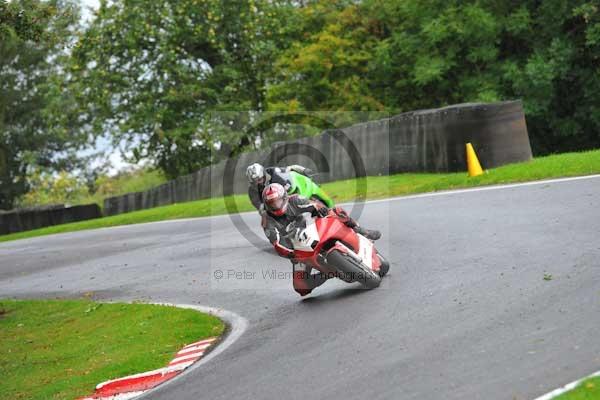 Motorcycle action photographs;cadwell;cadwell park photographs;event digital images;eventdigitalimages;motor racing louth lincolnshire;no limits trackday;peter wileman photography;trackday;trackday digital images;trackday photos