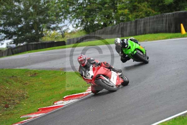 Motorcycle action photographs;cadwell;cadwell park photographs;event digital images;eventdigitalimages;motor racing louth lincolnshire;no limits trackday;peter wileman photography;trackday;trackday digital images;trackday photos