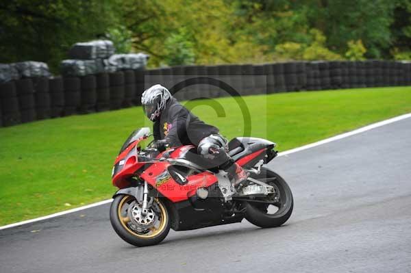 Motorcycle action photographs;cadwell;cadwell park photographs;event digital images;eventdigitalimages;motor racing louth lincolnshire;no limits trackday;peter wileman photography;trackday;trackday digital images;trackday photos