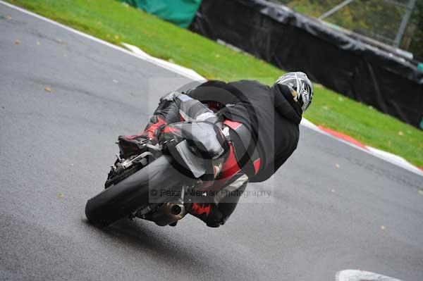 Motorcycle action photographs;cadwell;cadwell park photographs;event digital images;eventdigitalimages;motor racing louth lincolnshire;no limits trackday;peter wileman photography;trackday;trackday digital images;trackday photos