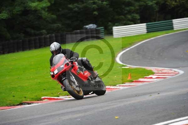 Motorcycle action photographs;cadwell;cadwell park photographs;event digital images;eventdigitalimages;motor racing louth lincolnshire;no limits trackday;peter wileman photography;trackday;trackday digital images;trackday photos