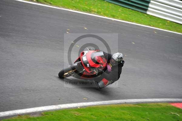 Motorcycle action photographs;cadwell;cadwell park photographs;event digital images;eventdigitalimages;motor racing louth lincolnshire;no limits trackday;peter wileman photography;trackday;trackday digital images;trackday photos