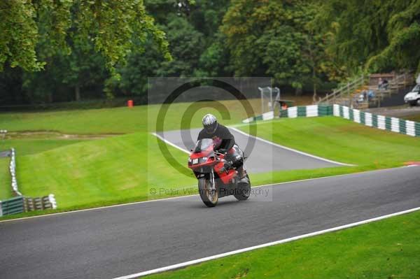 Motorcycle action photographs;cadwell;cadwell park photographs;event digital images;eventdigitalimages;motor racing louth lincolnshire;no limits trackday;peter wileman photography;trackday;trackday digital images;trackday photos