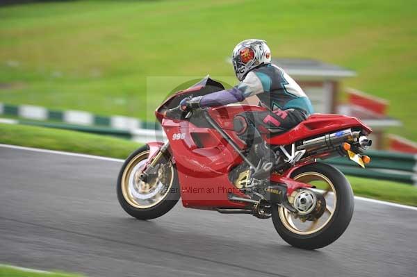 Motorcycle action photographs;cadwell;cadwell park photographs;event digital images;eventdigitalimages;motor racing louth lincolnshire;no limits trackday;peter wileman photography;trackday;trackday digital images;trackday photos