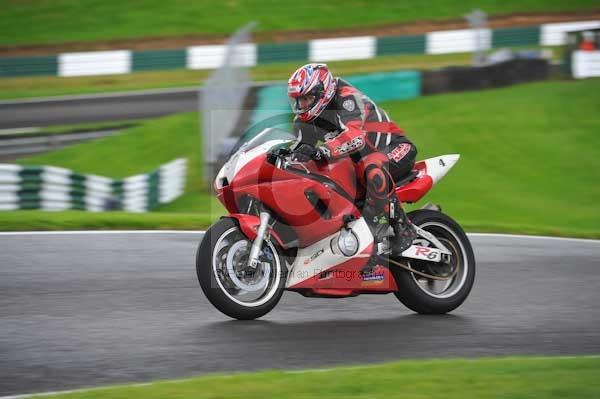 Motorcycle action photographs;cadwell;cadwell park photographs;event digital images;eventdigitalimages;motor racing louth lincolnshire;no limits trackday;peter wileman photography;trackday;trackday digital images;trackday photos