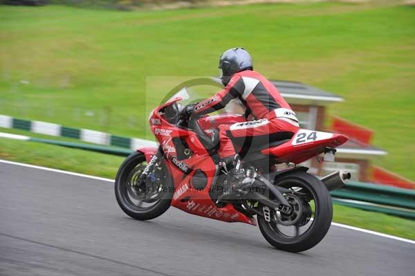 Motorcycle action photographs;cadwell;cadwell park photographs;event digital images;eventdigitalimages;motor racing louth lincolnshire;no limits trackday;peter wileman photography;trackday;trackday digital images;trackday photos