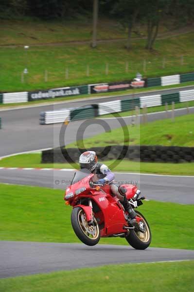 Motorcycle action photographs;cadwell;cadwell park photographs;event digital images;eventdigitalimages;motor racing louth lincolnshire;no limits trackday;peter wileman photography;trackday;trackday digital images;trackday photos