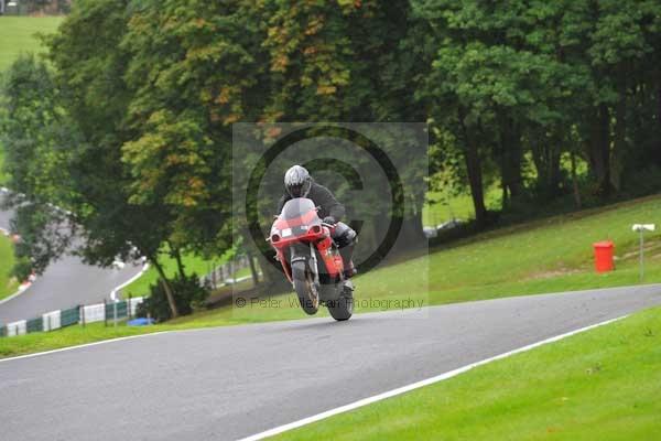 Motorcycle action photographs;cadwell;cadwell park photographs;event digital images;eventdigitalimages;motor racing louth lincolnshire;no limits trackday;peter wileman photography;trackday;trackday digital images;trackday photos