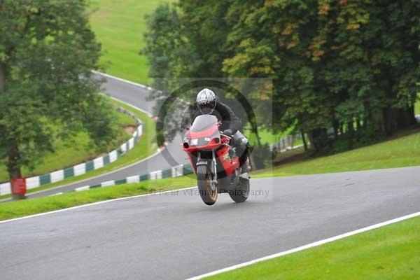Motorcycle action photographs;cadwell;cadwell park photographs;event digital images;eventdigitalimages;motor racing louth lincolnshire;no limits trackday;peter wileman photography;trackday;trackday digital images;trackday photos
