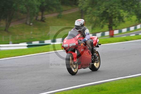 Motorcycle action photographs;cadwell;cadwell park photographs;event digital images;eventdigitalimages;motor racing louth lincolnshire;no limits trackday;peter wileman photography;trackday;trackday digital images;trackday photos