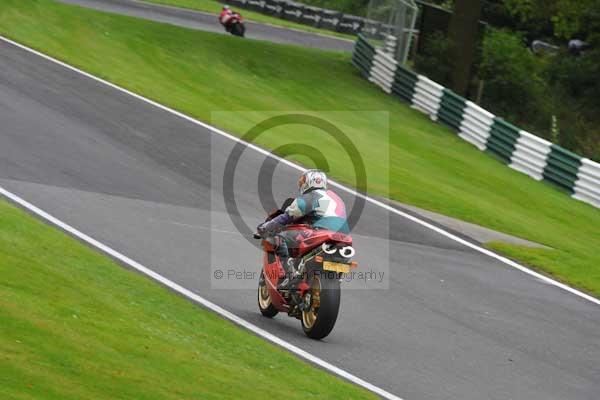 Motorcycle action photographs;cadwell;cadwell park photographs;event digital images;eventdigitalimages;motor racing louth lincolnshire;no limits trackday;peter wileman photography;trackday;trackday digital images;trackday photos