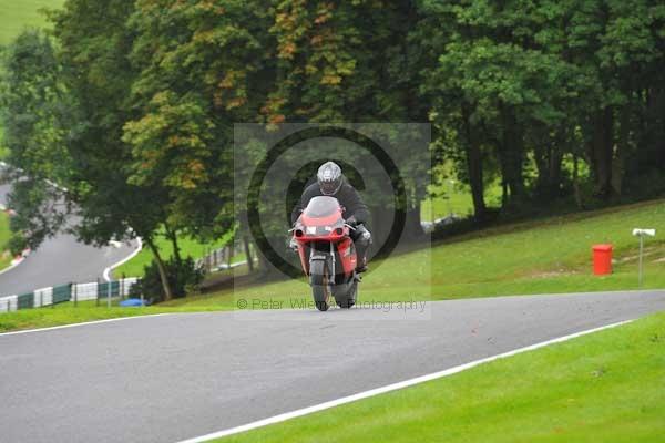 Motorcycle action photographs;cadwell;cadwell park photographs;event digital images;eventdigitalimages;motor racing louth lincolnshire;no limits trackday;peter wileman photography;trackday;trackday digital images;trackday photos