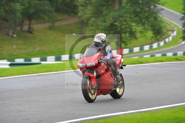 Motorcycle action photographs;cadwell;cadwell park photographs;event digital images;eventdigitalimages;motor racing louth lincolnshire;no limits trackday;peter wileman photography;trackday;trackday digital images;trackday photos