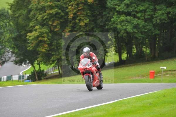 Motorcycle action photographs;cadwell;cadwell park photographs;event digital images;eventdigitalimages;motor racing louth lincolnshire;no limits trackday;peter wileman photography;trackday;trackday digital images;trackday photos