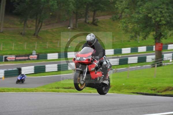 Motorcycle action photographs;cadwell;cadwell park photographs;event digital images;eventdigitalimages;motor racing louth lincolnshire;no limits trackday;peter wileman photography;trackday;trackday digital images;trackday photos