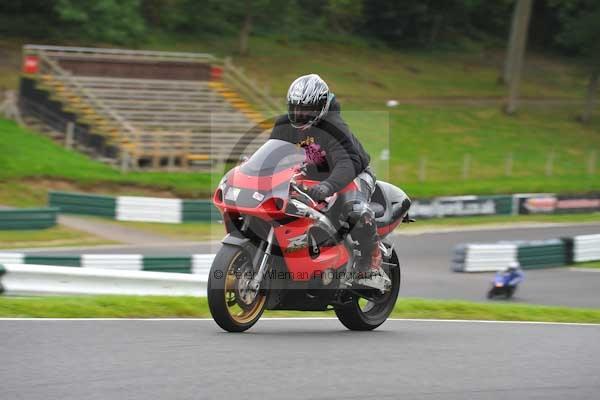 Motorcycle action photographs;cadwell;cadwell park photographs;event digital images;eventdigitalimages;motor racing louth lincolnshire;no limits trackday;peter wileman photography;trackday;trackday digital images;trackday photos