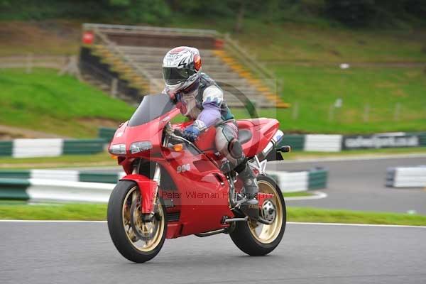 Motorcycle action photographs;cadwell;cadwell park photographs;event digital images;eventdigitalimages;motor racing louth lincolnshire;no limits trackday;peter wileman photography;trackday;trackday digital images;trackday photos