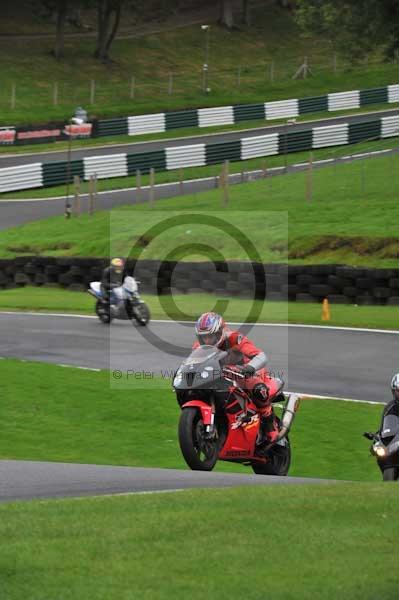 Motorcycle action photographs;cadwell;cadwell park photographs;event digital images;eventdigitalimages;motor racing louth lincolnshire;no limits trackday;peter wileman photography;trackday;trackday digital images;trackday photos