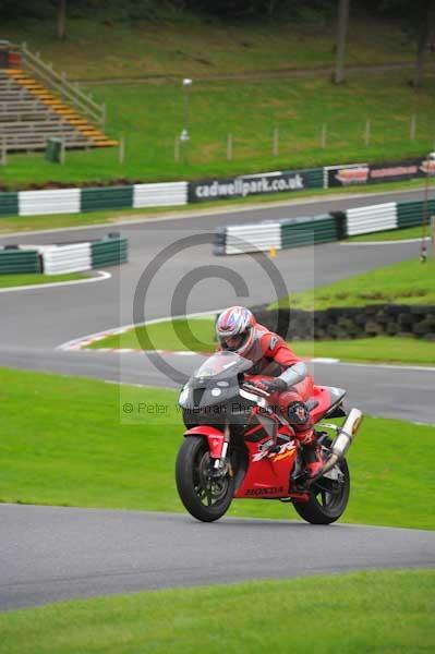 Motorcycle action photographs;cadwell;cadwell park photographs;event digital images;eventdigitalimages;motor racing louth lincolnshire;no limits trackday;peter wileman photography;trackday;trackday digital images;trackday photos